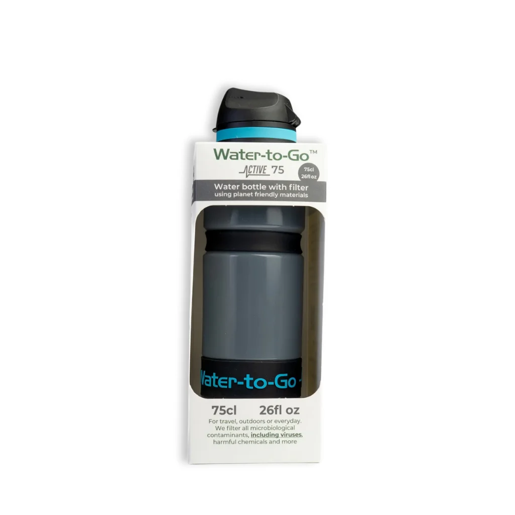 Blauwe Water-to-Go Eco-Active 75cl fles met waterfilter voor outdoor en reizen in duurzame verpakking